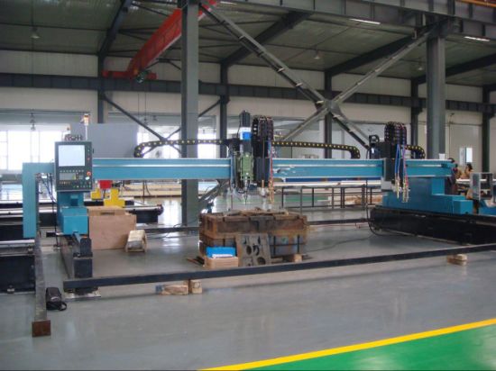 Olcsó fémmegmunkáló cnc plazma / lángvágó gép gyártó Kínában