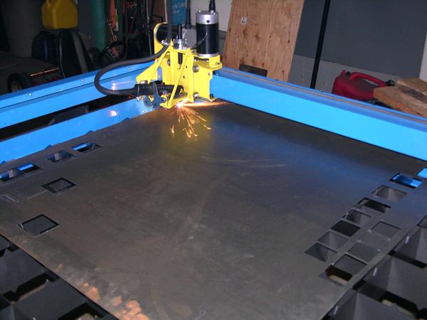 Az ügynököknek plazmavágó készítésű / hobby CNC plazmavágó szükséges